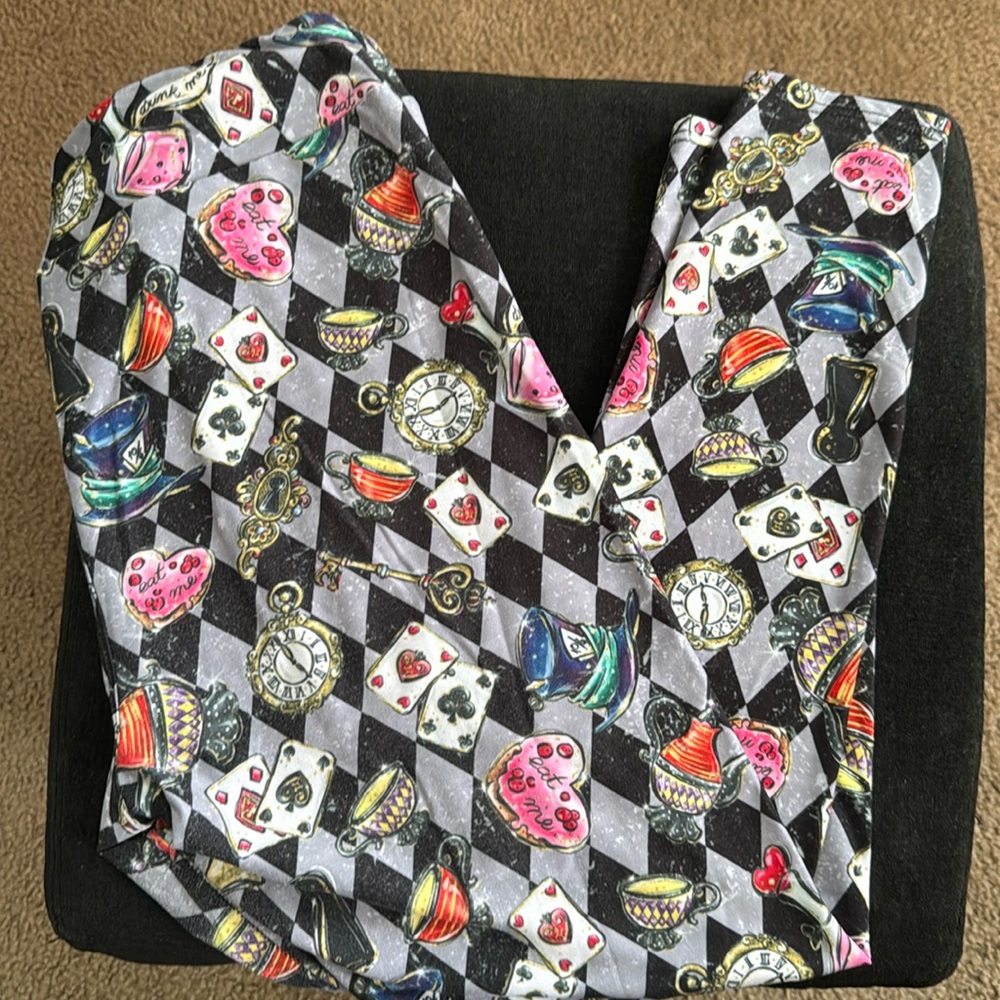 Alice In Wonderland inspired print plus size leggings